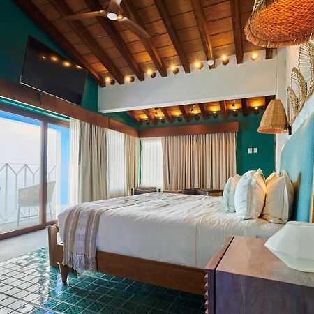 Hotel Luxury Patio Azul (Adults Only) Puerto Vallarta Esterno foto Suite at the Hotel Habitas