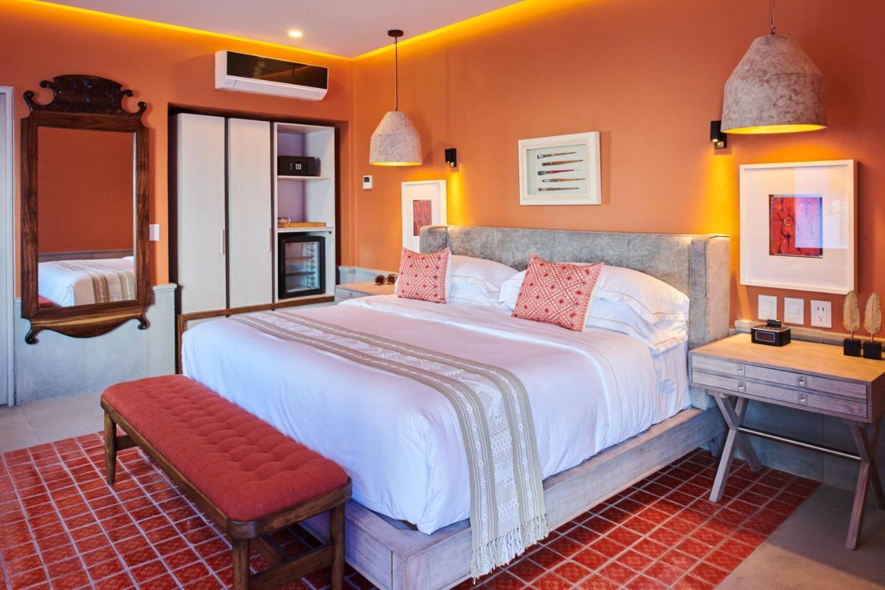 Hotel Luxury Patio Azul (Adults Only) Puerto Vallarta Esterno foto A bedroom at the hotel