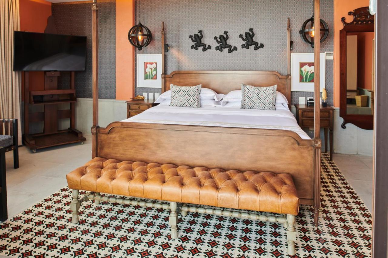 Hotel Luxury Patio Azul (Adults Only) Puerto Vallarta Esterno foto A bedroom at the hotel
