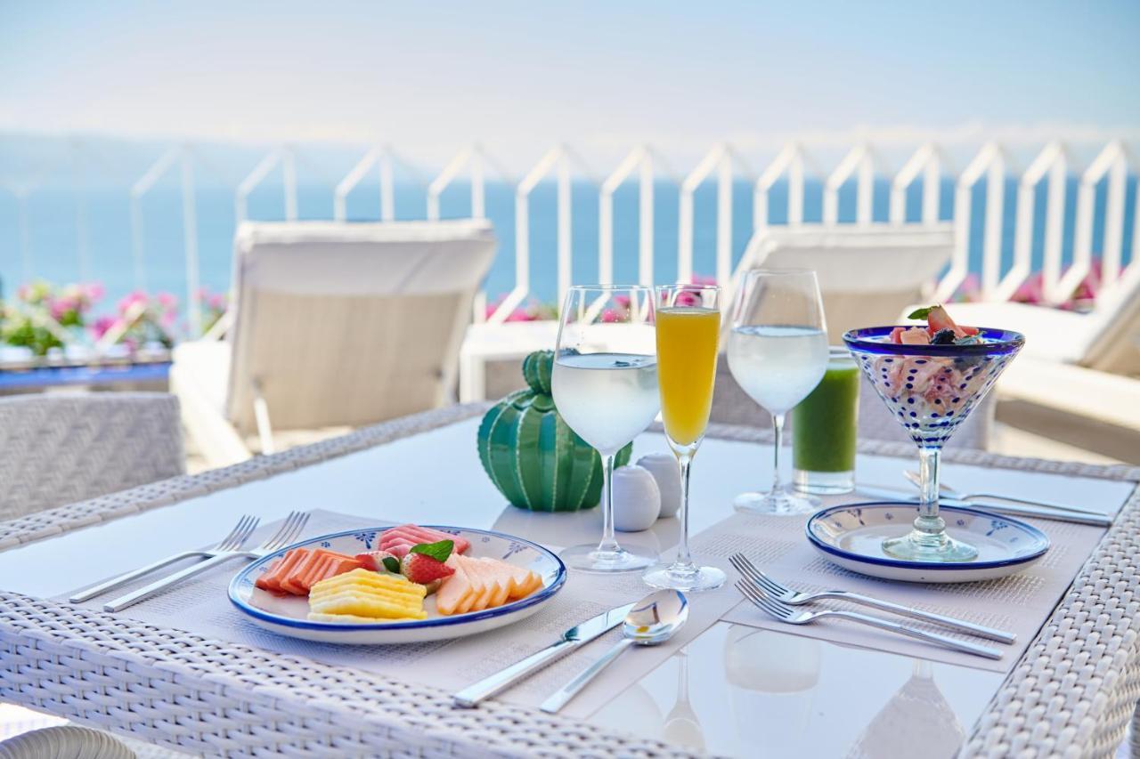 Hotel Luxury Patio Azul (Adults Only) Puerto Vallarta Esterno foto A table set for breakfast